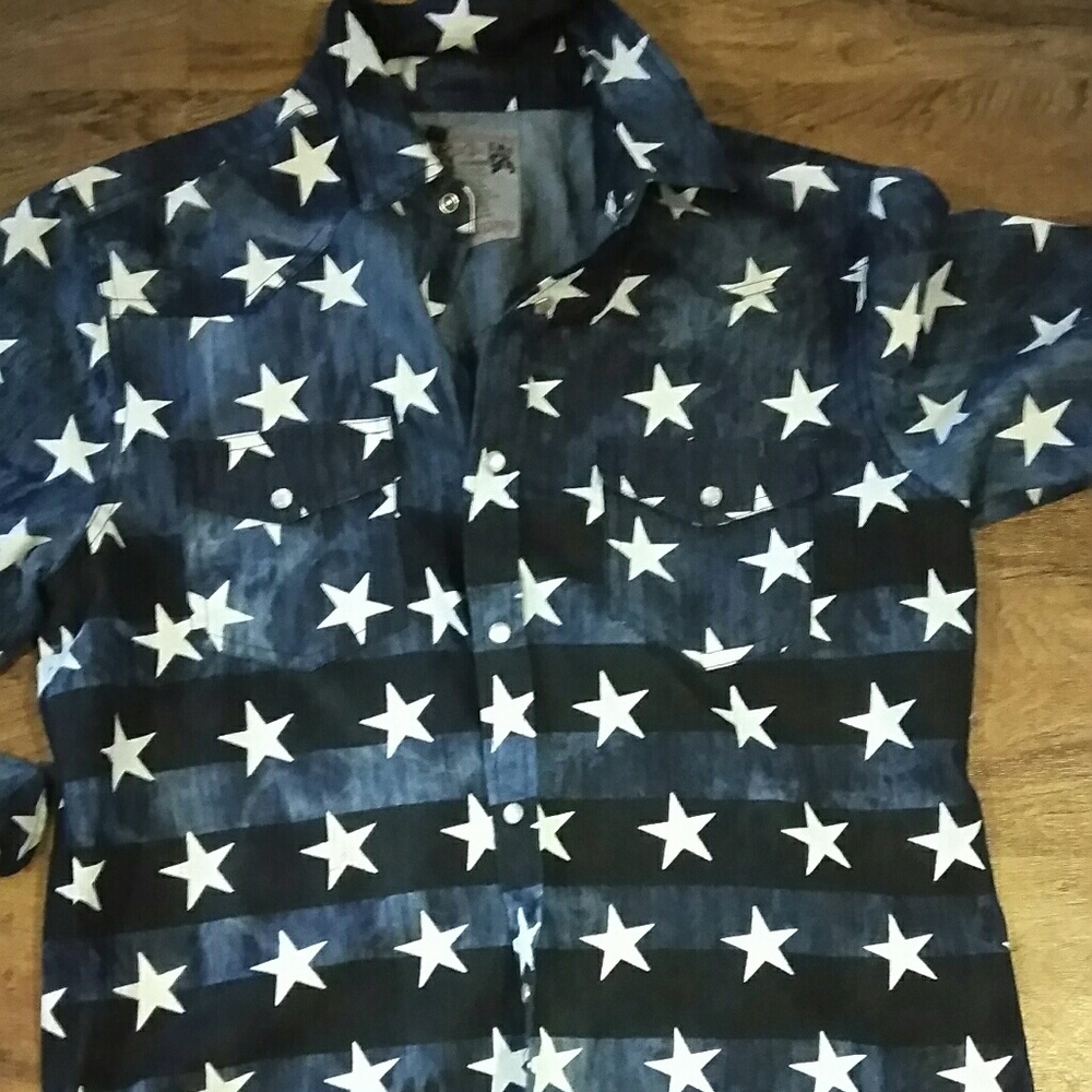 NWOT Button up shirt